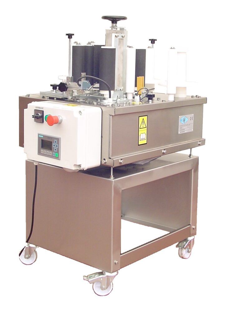 Labelling machine for wine and oil bottles